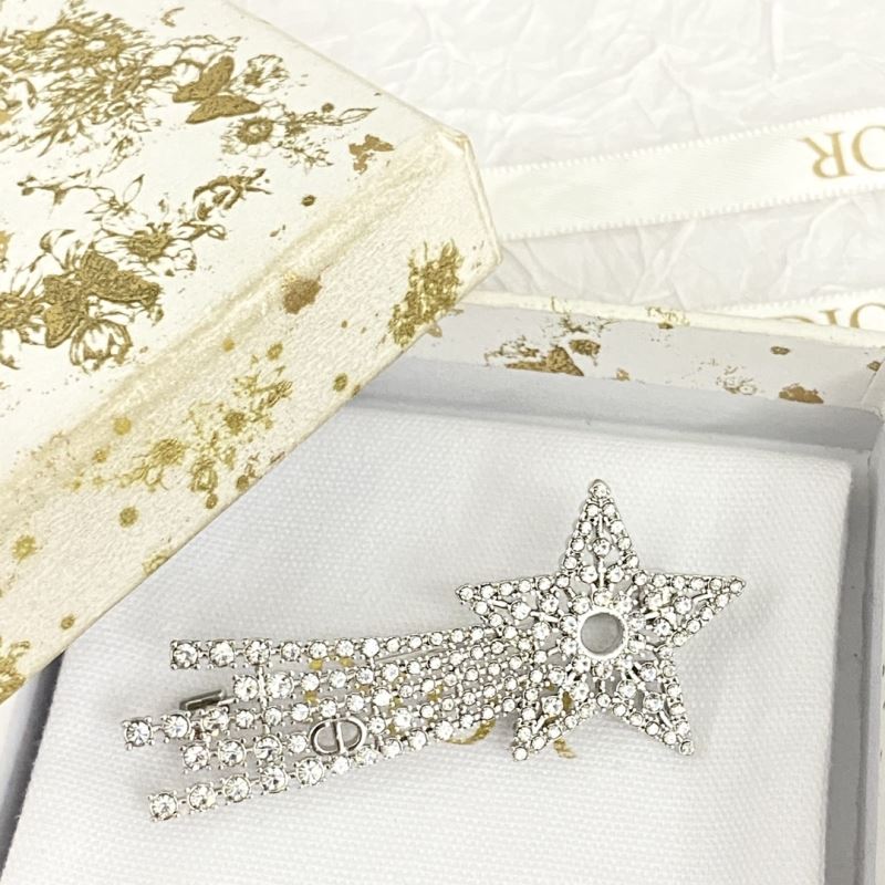 chr1st1an D10r brooches